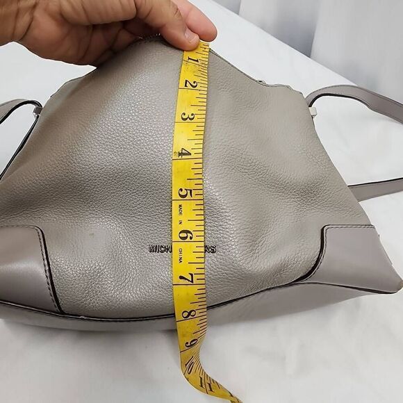 Michael Kors Crosby Medium Pebbled Leather Messenger Grey Crossbody Bag - Picture 7 of 12